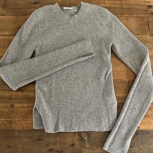 Cropped gray Abercrombie sweater!